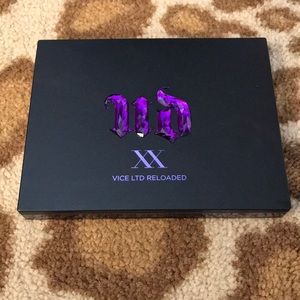 Urban Decay limited edition eyeshadow palette